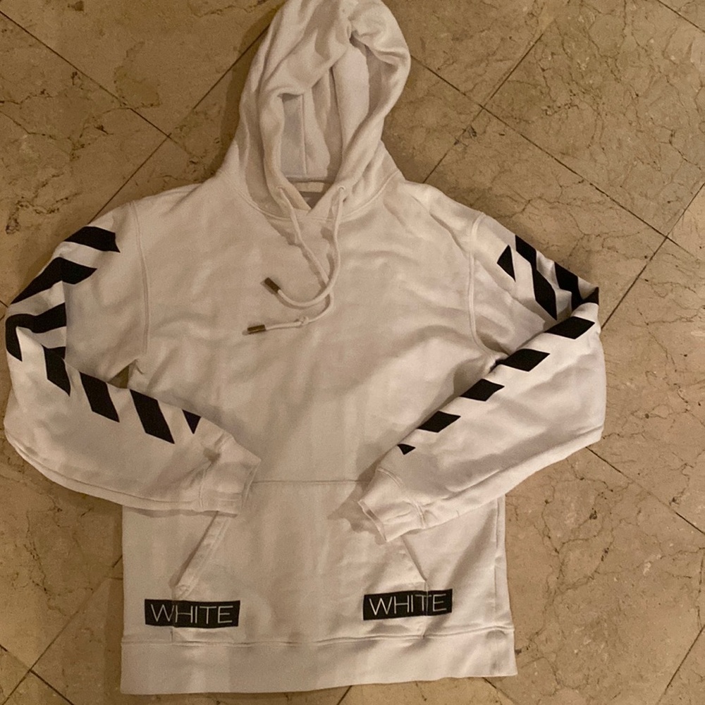 Men’s off white hoodie black and white size S